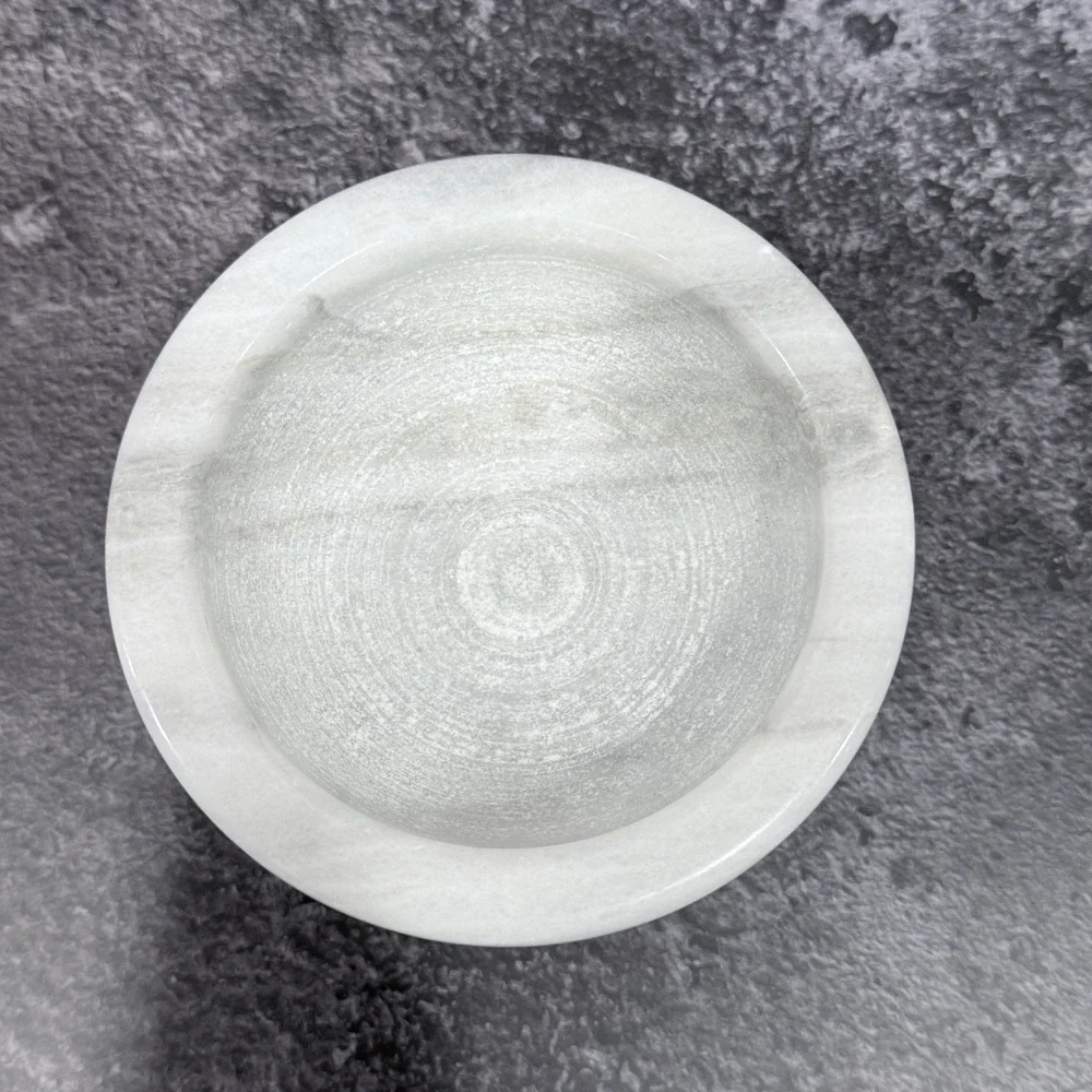 Unmarked marble salt